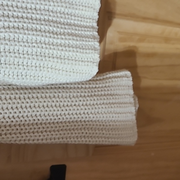 Aerie Chunky Cable Knit Lace Up Cream Sweater - Picture 4 of 7